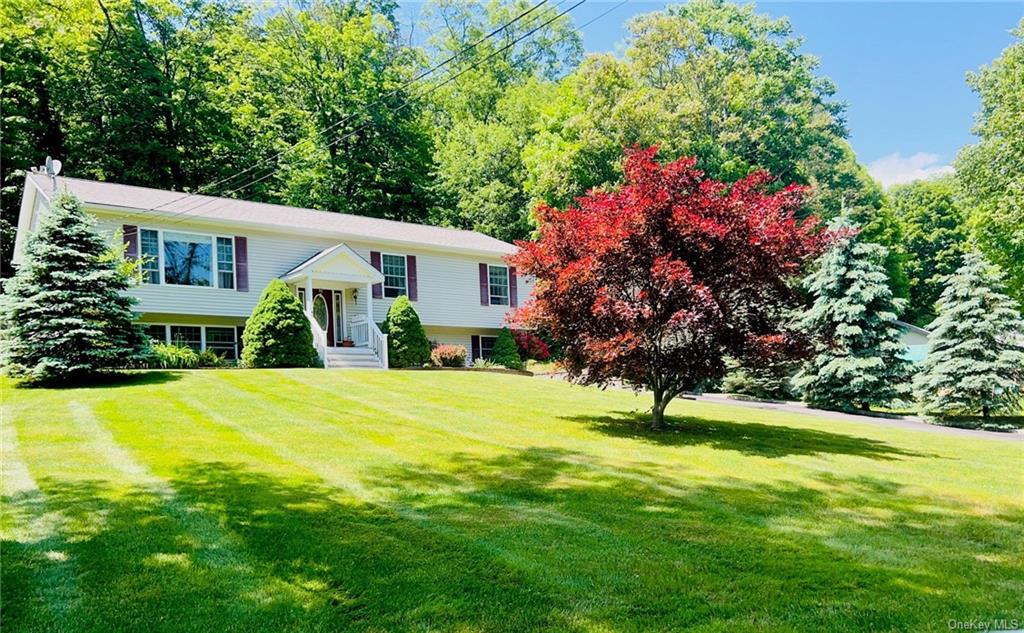 Pine Ridge Dr, Hopewell Junction, NY 12533