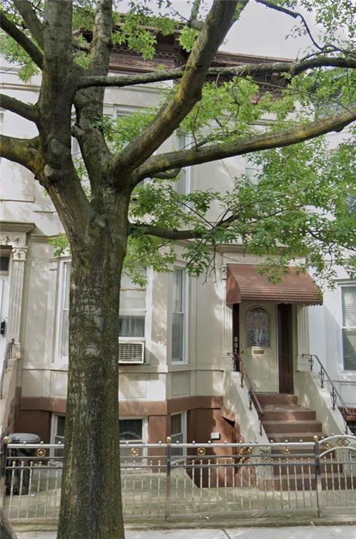 55th St, Brooklyn, NY 11220