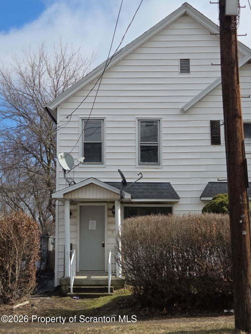 2724 N Main Ave, SCRANTON, PA, 18508-1426 | Card Image