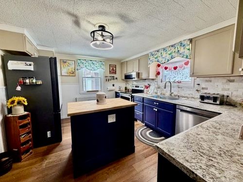 99 Wentworth Ave, Berlin, NH, 03570-1011 | Card Image