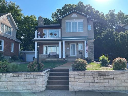 711 Riverview Dr, Alton, IL, 62002-6025 | Card Image