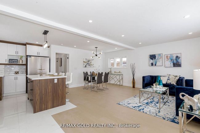 1362 Pharmacy Ave, House other with 5 bedrooms, 3 bathrooms and 3 parking in Scarborough ON | Image 4