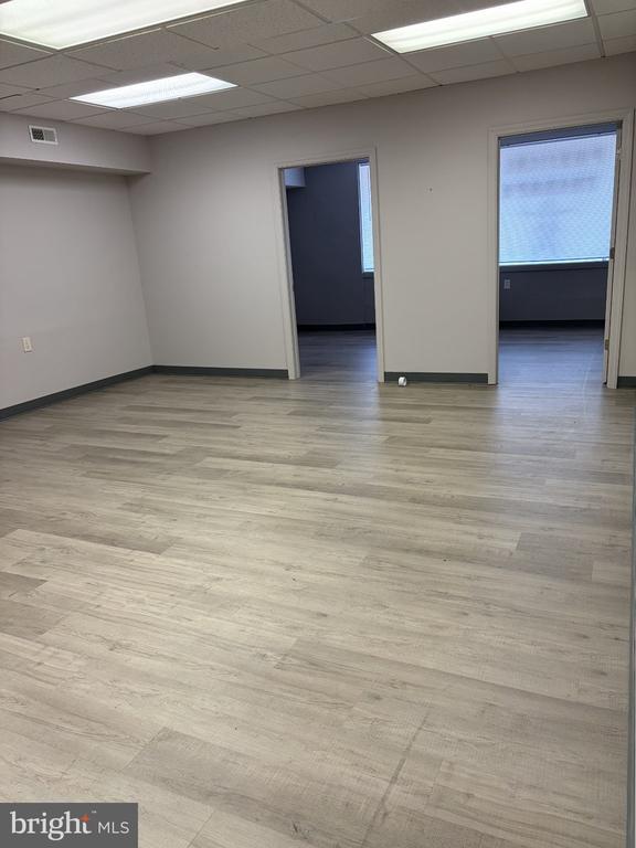 Commercial Lease in MEDIA 3