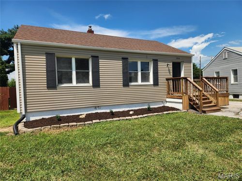 104 Victory Dr, East Alton, IL, 62024-1129 | Card Image