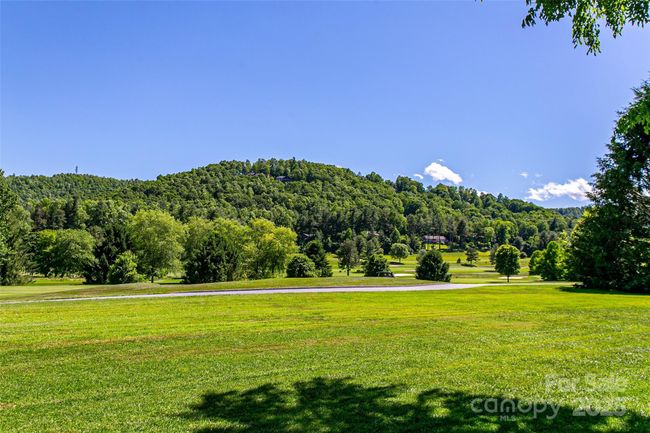 200 Maple Hill Dr, House other with 3 bedrooms, 3 bathrooms and null parking in Flat Rock NC | Image 46