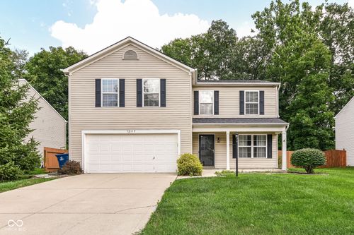 12117 Royalwood Ct, Fishers, IN, 46037-3936 | Card Image