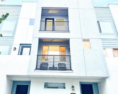 600 Apricot Way, San Jose, CA, 95133-2792 | Card Image