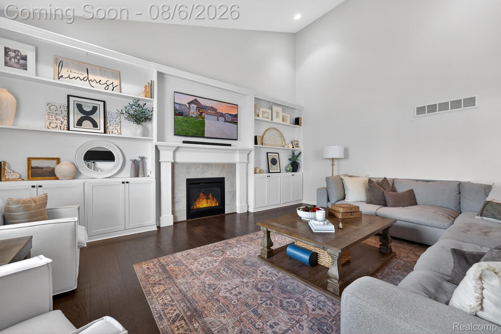 Residential in Lyon Charter Township 3