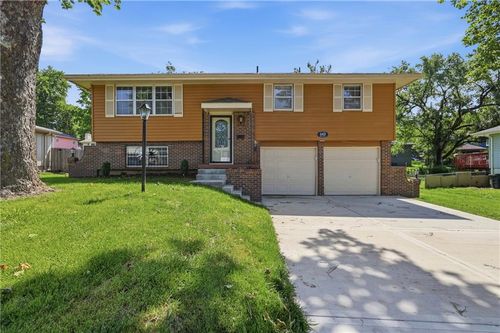 643 N 62nd Ter, Kansas City, KS, 66102-3129 | Card Image