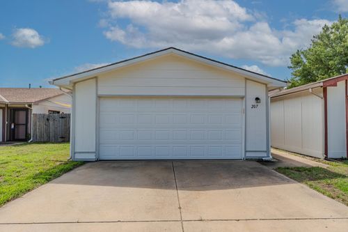 207 S Westview Dr, Derby, KS, 67037-3203 | Card Image