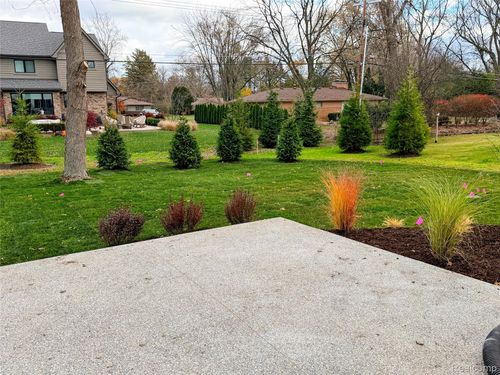 2802 Heathfield Rd, Bloomfield Hills, MI, 48301-3415 | Card Image