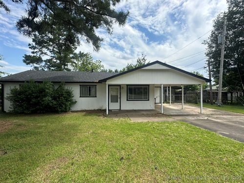 700 W Caddo Ave, Wilburton, OK, 74578-3438 | Card Image