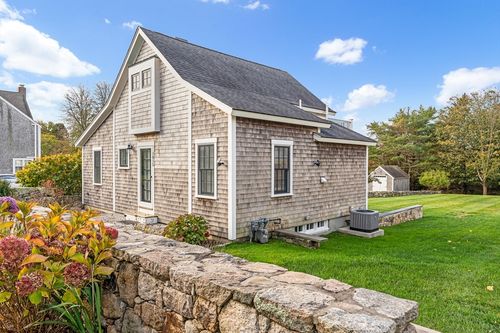 1815 Main Rd, Westport Pt, MA, 02791-9100 | Card Image