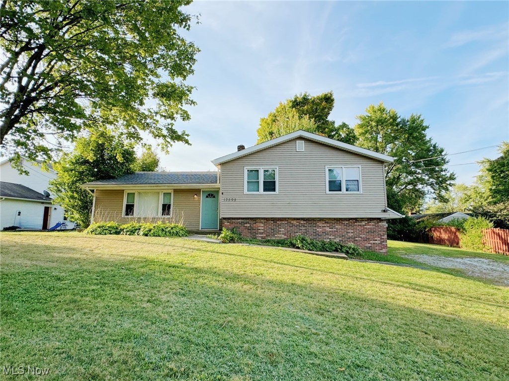 Carlton St, Burton, OH 44021