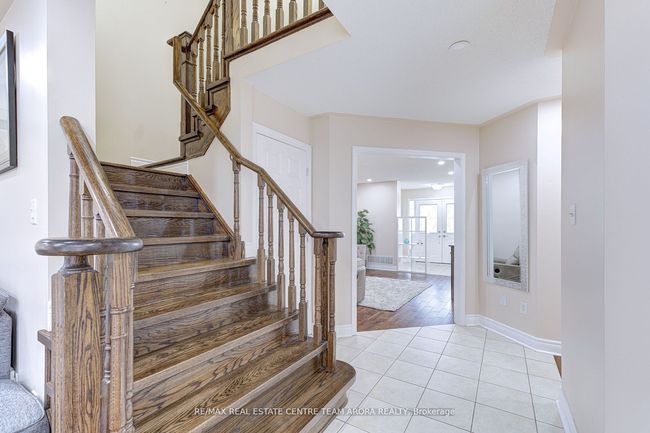 27 Beresford Cres, House other with 5 bedrooms, 4 bathrooms and 4 parking in Brampton ON | Image 6