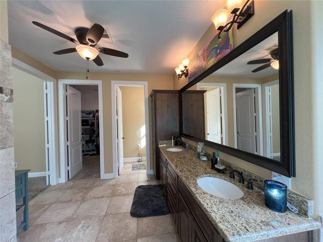 1142 Fletcher, Home with 3 bedrooms, 4 bathrooms and 3 parking in Anderson TX | Image 38