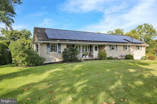 1046 Cross Keys Rd, LEESPORT, PA, 19533-9305 | Card Image
