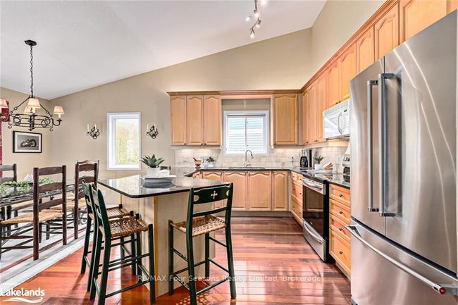 15 Westwind Dr, House attached with 4 bedrooms, 2 bathrooms and 2 parking in Collingwood ON | Image 15