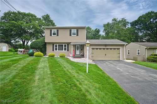 48 Mary Ann Ln, Youngstown, OH, 44511-3421 | Card Image
