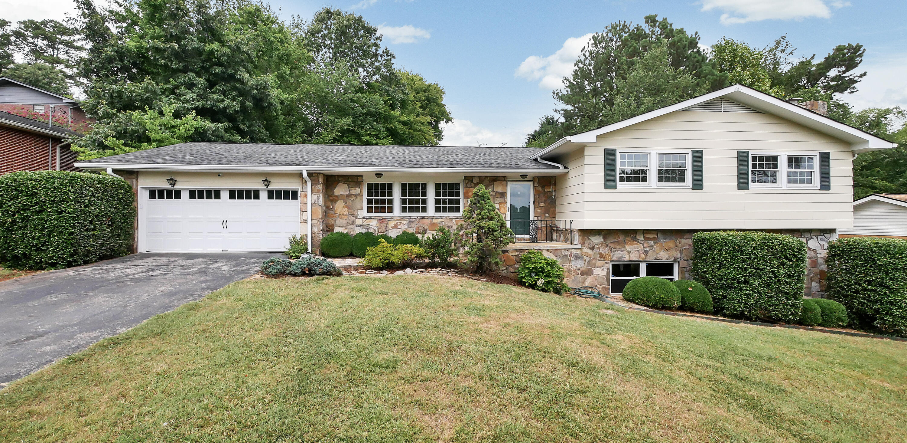 1711 Verona Dr, For Sale in Chattanooga Zoocasa