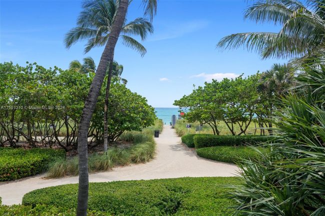 301 - 10185 Collins Ave, Condo with 2 bedrooms, 2 bathrooms and null parking in Bal Harbour FL | Image 13