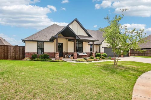 2208 W Earl Dr, Mustang, OK, 73064-6426 | Card Image