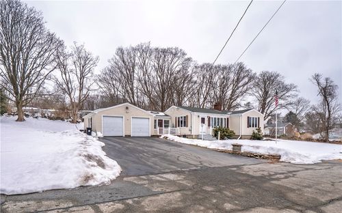 22 Maple Dr, Portsmouth, RI, 02871-3011 | Card Image