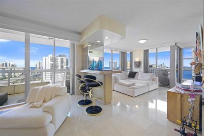 2108 - 3500 Mystic Pointe Drive, Condo with 3 bedrooms, 3 bathrooms and null parking in Aventura FL | Image 3