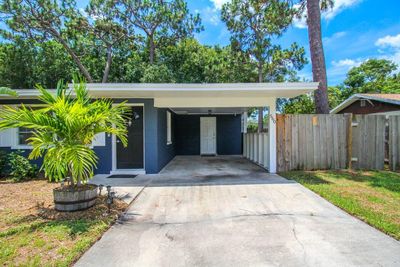 560 Bradenton Road, House other with 2 bedrooms, 1 bathrooms and null parking in Venice FL | Image 2