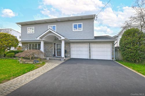 1968 Cynthia Ln, Merrick, NY, 11566-5110 | Card Image