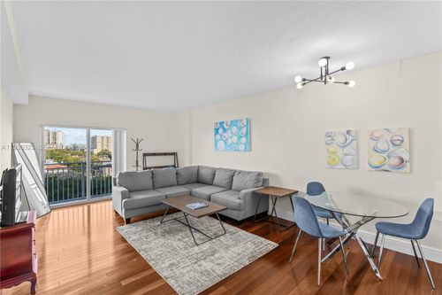 apt-522-50 Menores Ave, Coral Gables, FL, 33134-4041 | Card Image