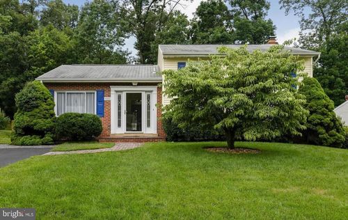 9282 Bayberry Ave, MANASSAS, VA, 20110-4656 | Card Image