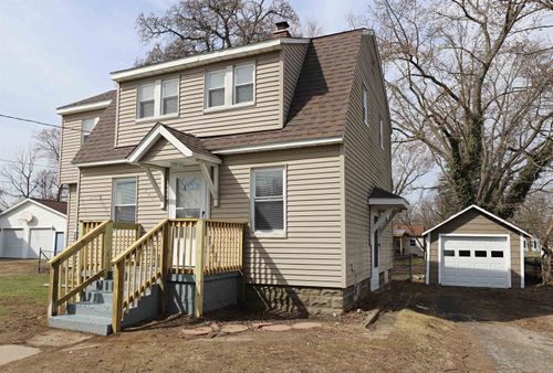 245 N Saginaw St, Montrose, MI, 48457-9786 | Card Image