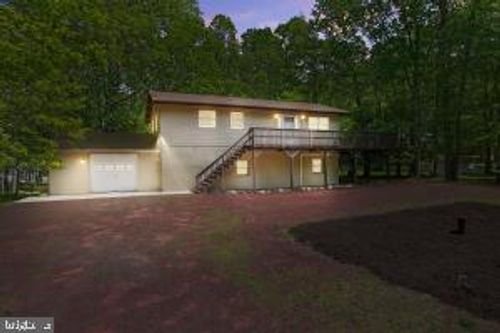 289 Towamensing Trl, Albrightsville, PA, 18210-3200 | Card Image
