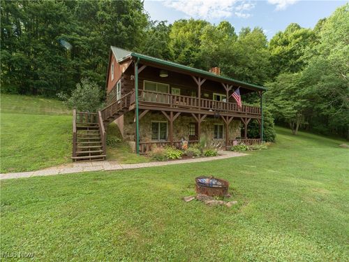 3136 Tall Timber Rd Ne, Mineral City, OH, 44656-8889 | Card Image