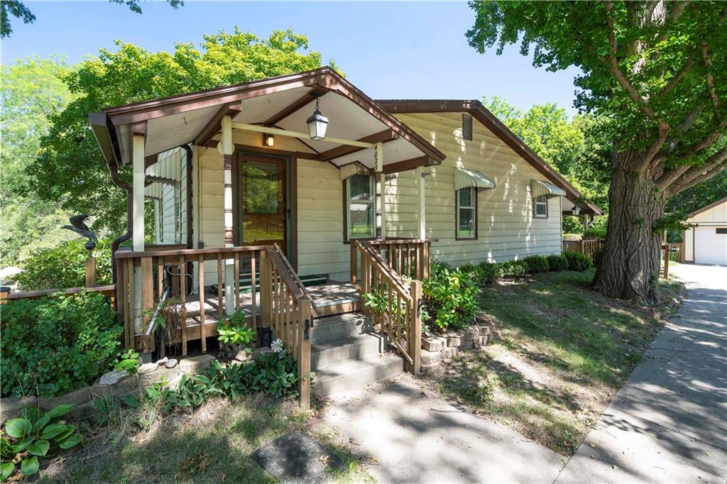 Cleveland Ave, Kansas City, MO 64117