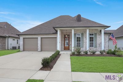 17447 Lions Ear Ln, House other with 4 bedrooms, 3 bathrooms and null parking in Prairieville LA | Image 1