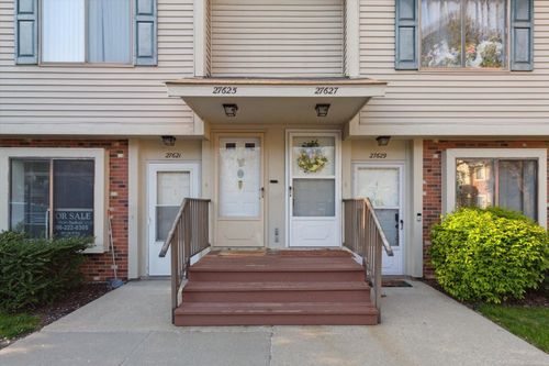 27627 Harrison Woods Ln, Harrison Twp, MI, 48045-3545 | Card Image
