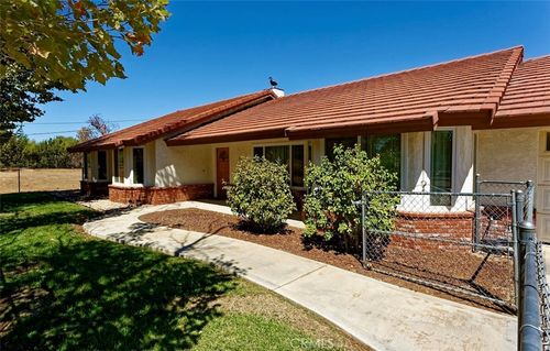 13152 Mission St, Oak Hills, CA, 92344-4124 | Card Image