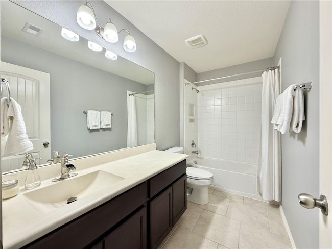 Bathroom 2 (Upstairs) | Image 35
