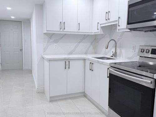 735 Grand Banks Dr, Waterloo, ON, N2K4N2 | Card Image