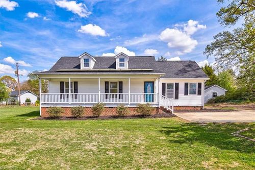 1229 Guilford College Rd, Jamestown, NC, 27282-9379 | Card Image