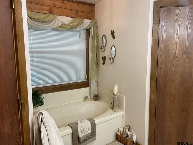 22233 County Road 223, House other with 4 bedrooms, 3 bathrooms and null parking in Arp TX | Image 21