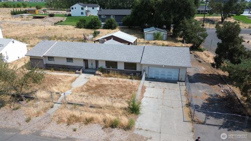 4033 Shorecrest Dr Ne, Moses Lake, WA, 98837-9213 | Card Image