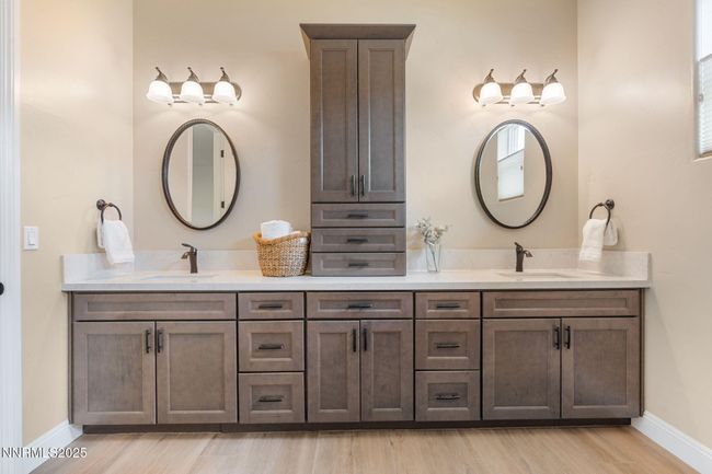Primary Bathroom | Image 13