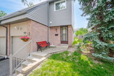 54 Tara Park Cres, Condo with 3 bedrooms, 2 bathrooms and 2 parking in Brampton ON | Image 3