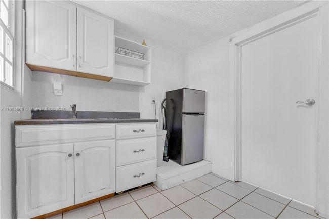 12350 Nw 7 Th Trl, House other with 3 bedrooms, 2 bathrooms and null parking in Miami FL | Image 33