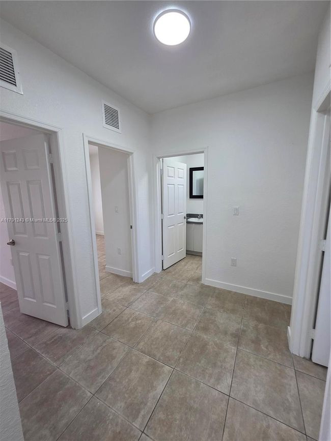 10233 Sw 176 Th St, Home with 3 bedrooms, 2 bathrooms and null parking in Miami FL | Image 15