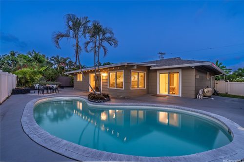 633 Keolu Dr, Kailua, HI, 96734-3929 | Card Image