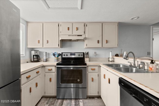 C - 102 Bob White Ct, Condo with 2 bedrooms, 2 bathrooms and null parking in DAYTONA BEACH FL | Image 6